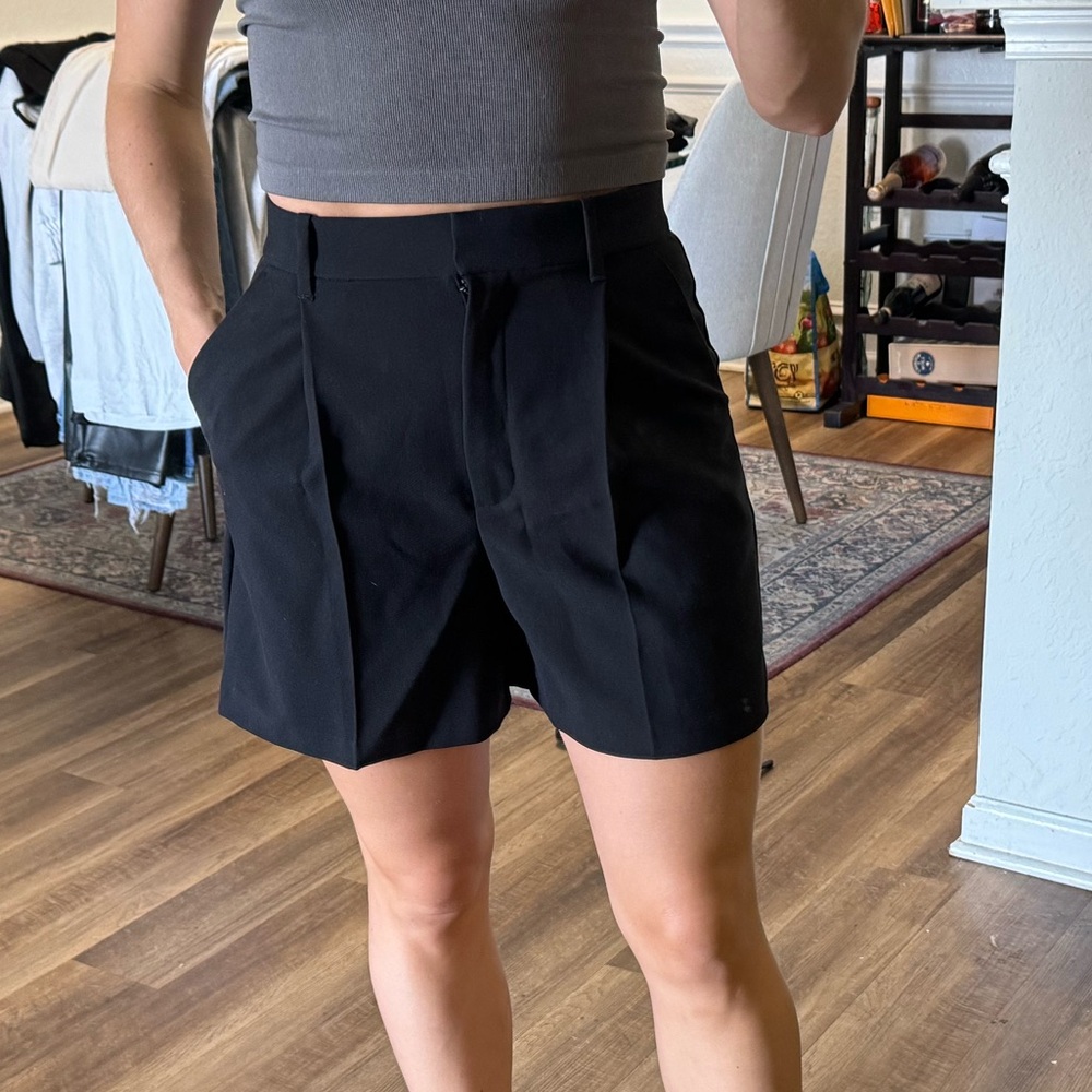 Tailored short